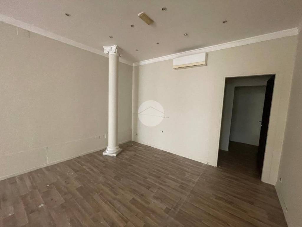 Immobile a Desenzano del garda in Piazza Giacomo Matteotti, 21 - Foto 5