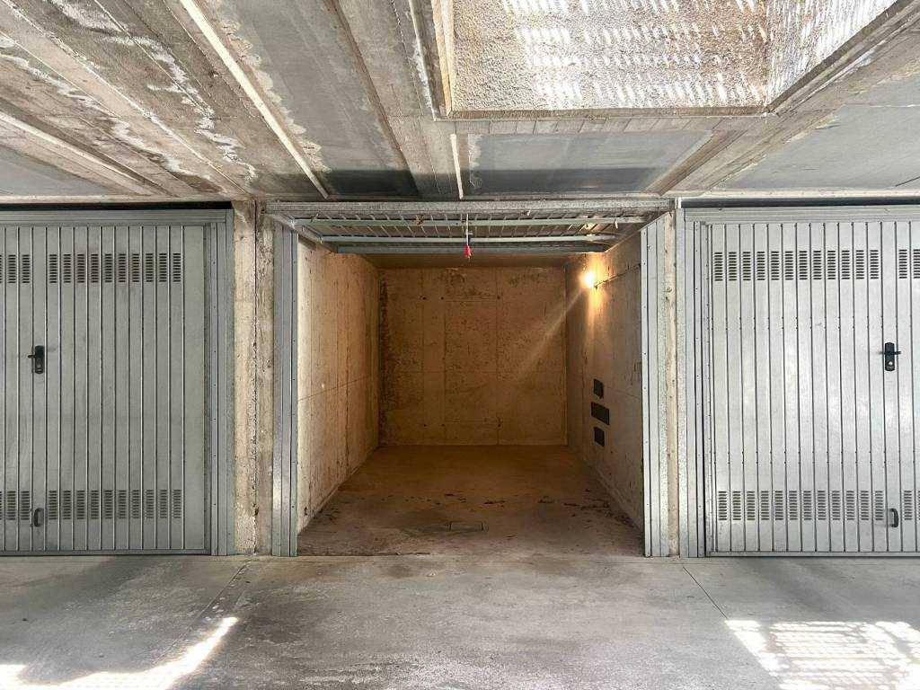 Box / garage a Monticello brianza in Via Grazia Deledda - Foto 5