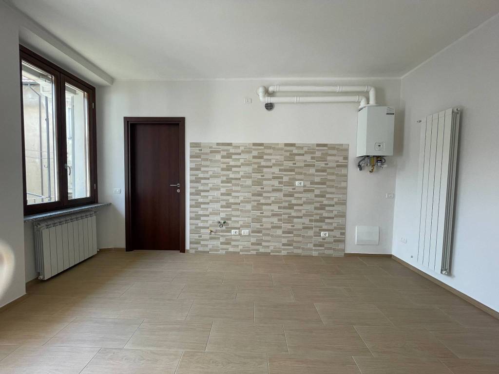 Appartamento a Trecate in Piazza San Clemente - Foto 2