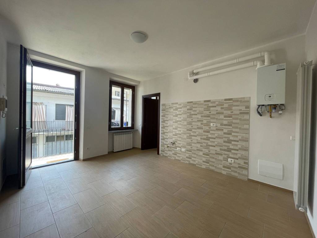 Appartamento a Trecate in Piazza San Clemente - Foto 3
