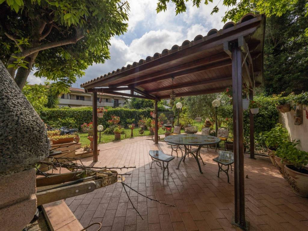 Villetta a schiera a Livorno in Via del Pino - Foto 4