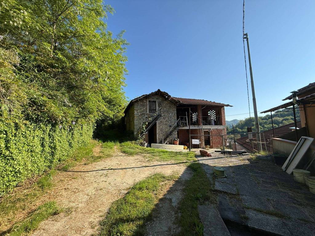 Casa indipendente a Roccavignale in Via Roma, 38 - Foto 5