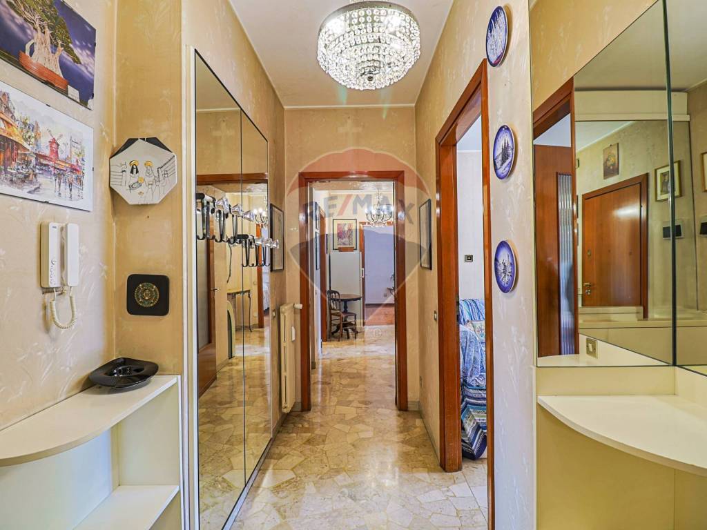 Appartamento a Luino in Via XV Agosto, 46 - Foto 3