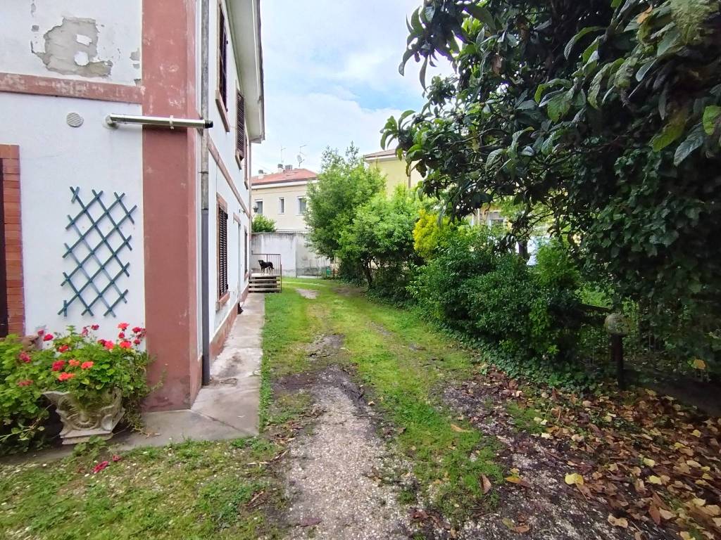 Casa indipendente a Pesaro in Via Vincenzo Rossi - Foto 2