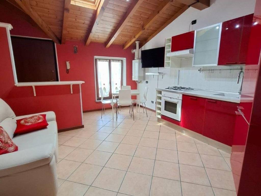 Appartamento a Locate varesino in Via Giuseppe Parini - Foto 2