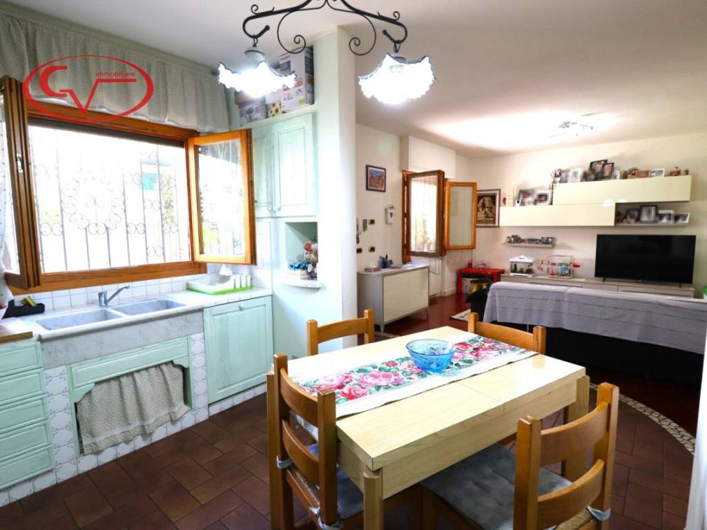 Appartamento a Montevarchi in Via Montello - Foto 5