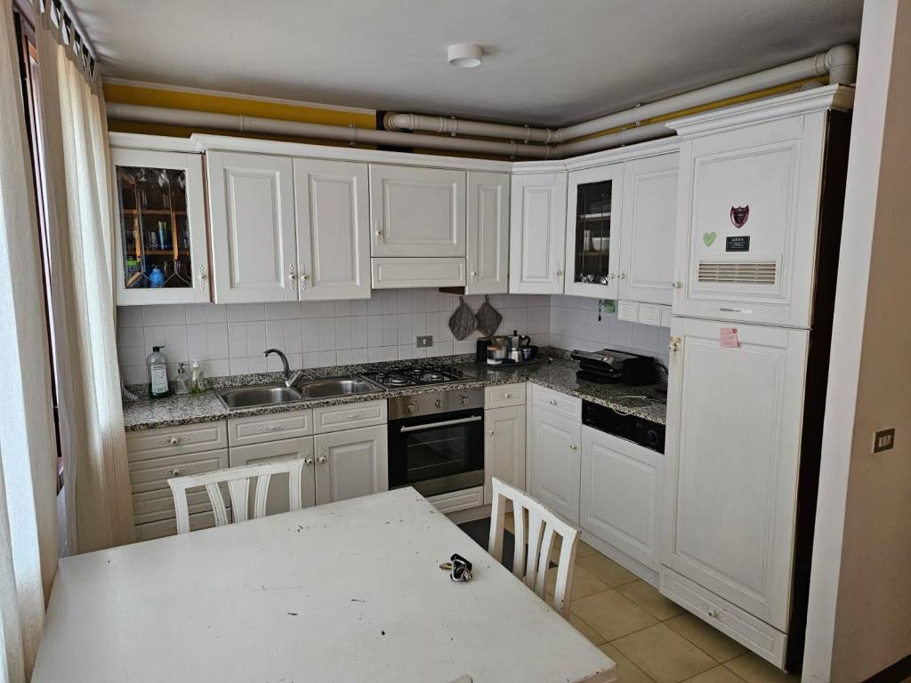 Appartamento a Bassano del grappa in Via R. Volpato, 45 - Foto 3