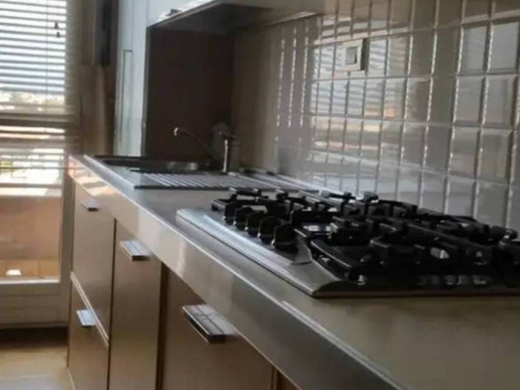 Appartamento a Abbasanta in Via Vitt. Emanuele - Foto 2