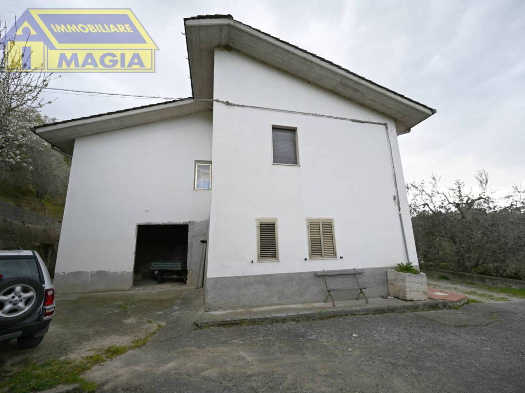 Casa indipendente a Ascoli piceno in Via Po, 3 - Foto 3