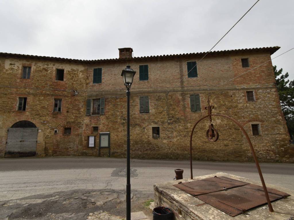 Palazzo / stabile a Perugia in Strada Bagnaia Pilonico Materno, 21 - Foto 2