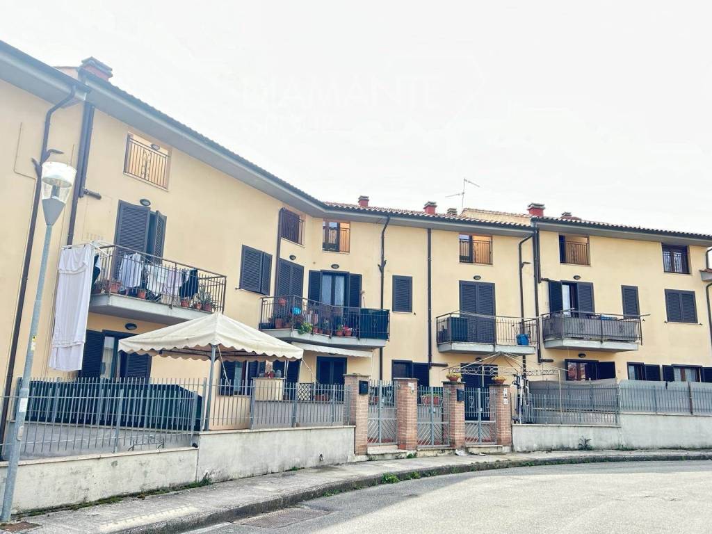 Appartamento a Castiglione del lago in Via Firenze - Foto 2