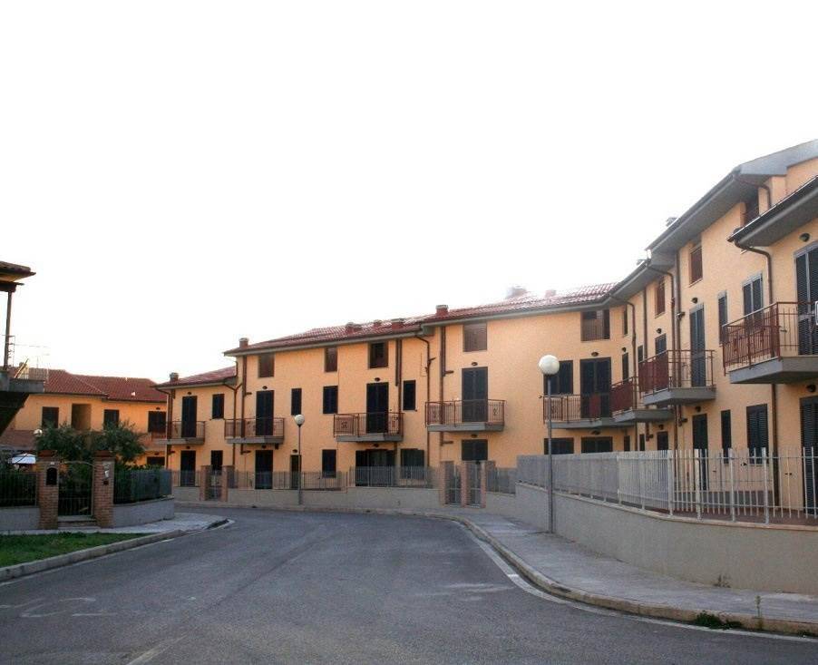 Appartamento a Castiglione del lago in Via Firenze - Foto 5