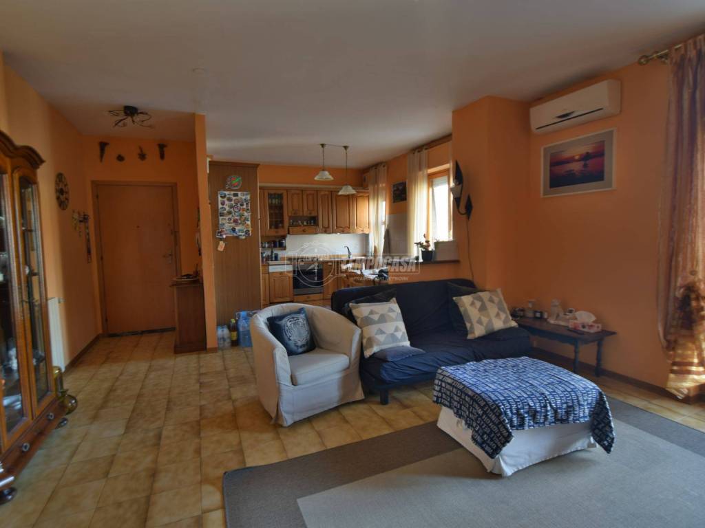 Appartamento a Castelraimondo in Via Enrico Mattei - Foto 2