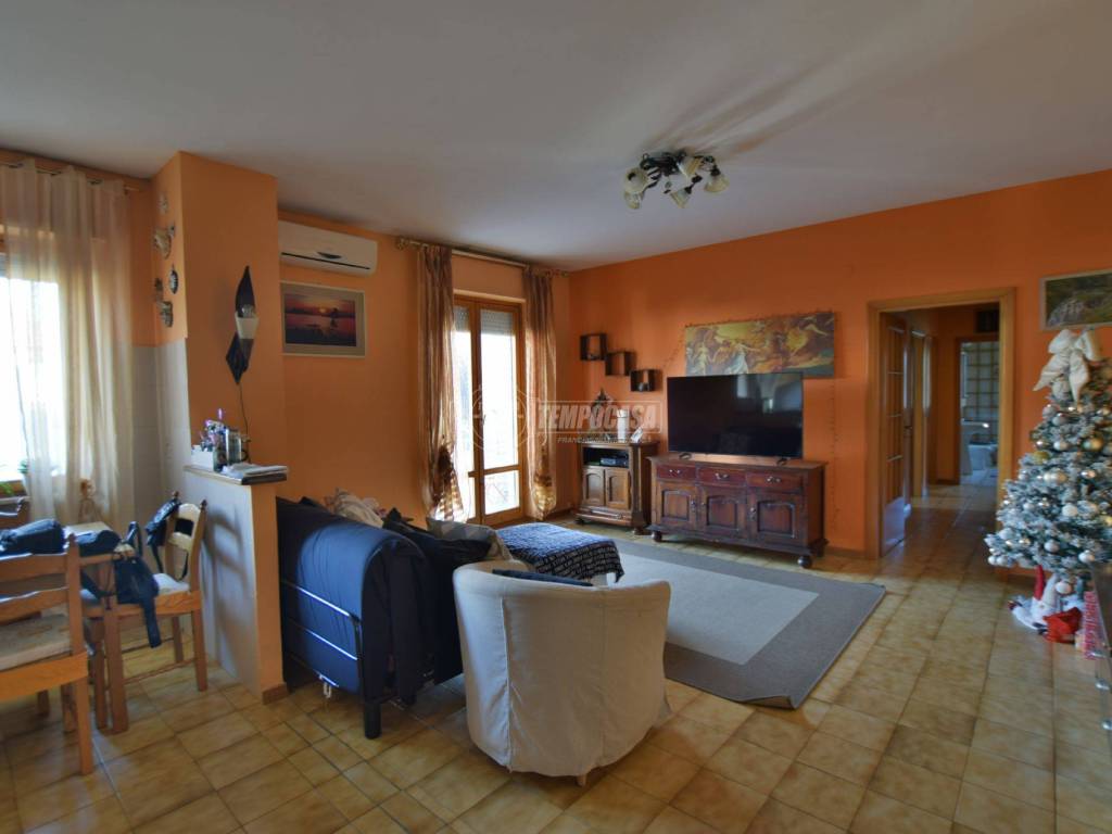 Appartamento a Castelraimondo in Via Enrico Mattei - Foto 3