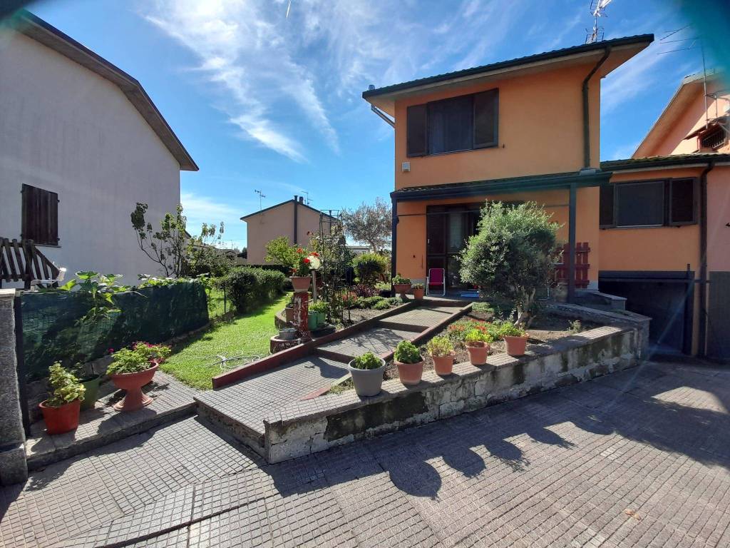 Villa a Casaletto lodigiano in Piazza Martiri per la Libertà, 13 - Foto 2