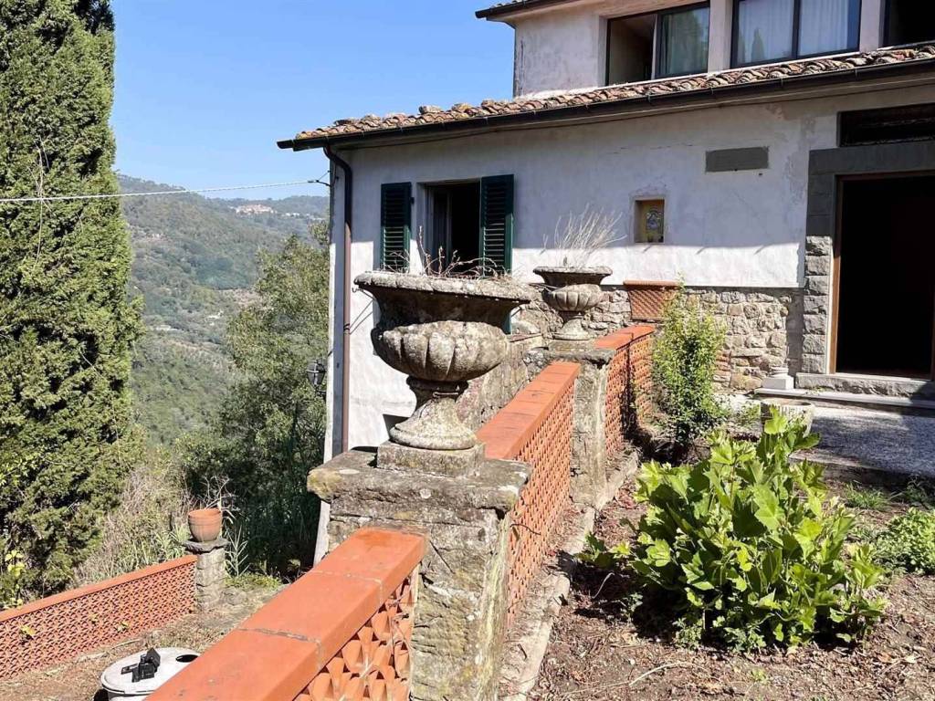 Casa indipendente a Pescia in via casa nuova - Foto 2
