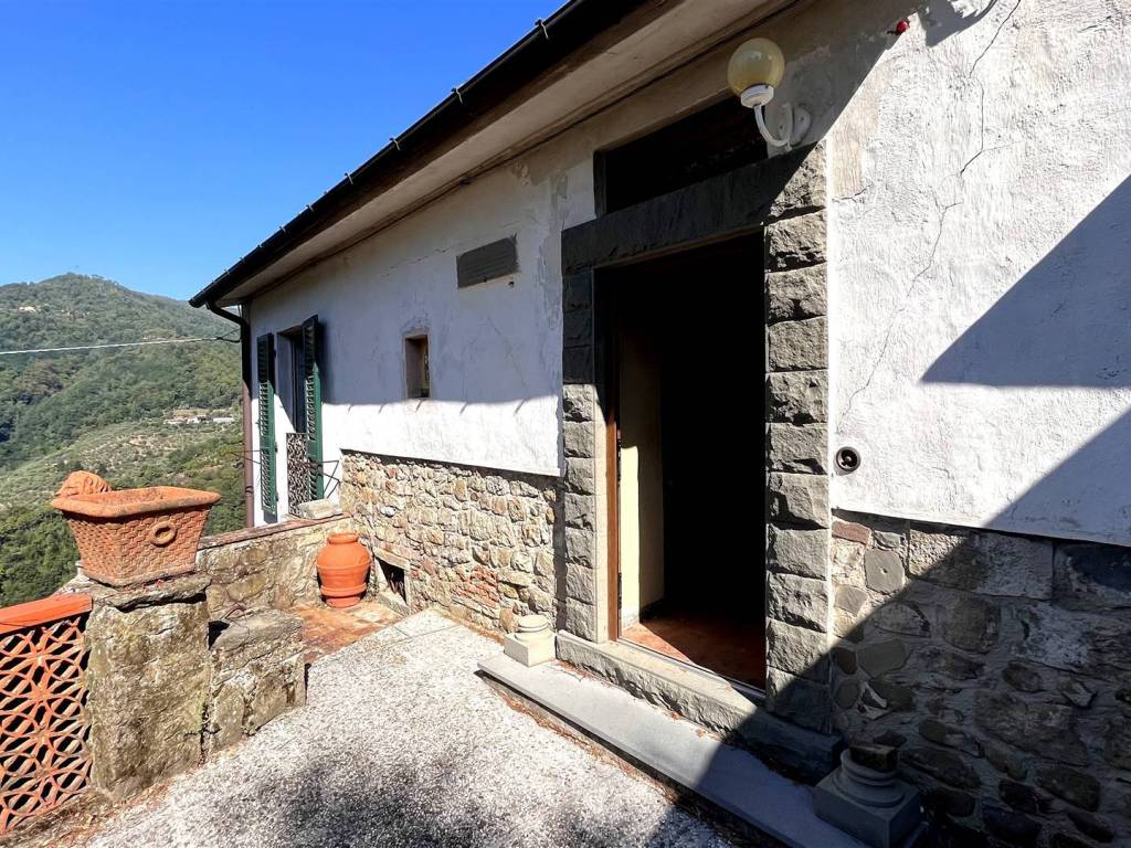 Casa indipendente a Pescia in via casa nuova - Foto 3
