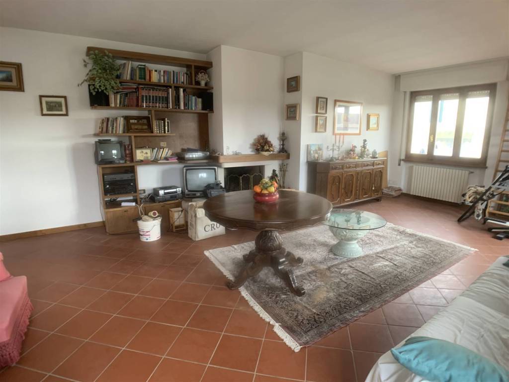 Villa a Massa e cozzile in Via Ugo la malfa - Foto 2