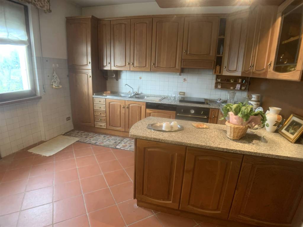 Villa a Massa e cozzile in Via Ugo la malfa - Foto 3