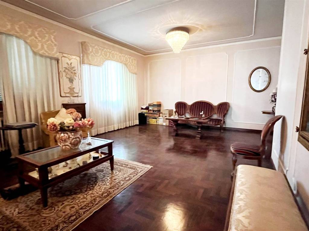 Villa a Massa e cozzile in Via machiavelli - Foto 2