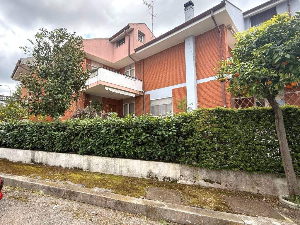 Villetta a schiera a Terracina in Via Giuliano dei Medici - Foto 2