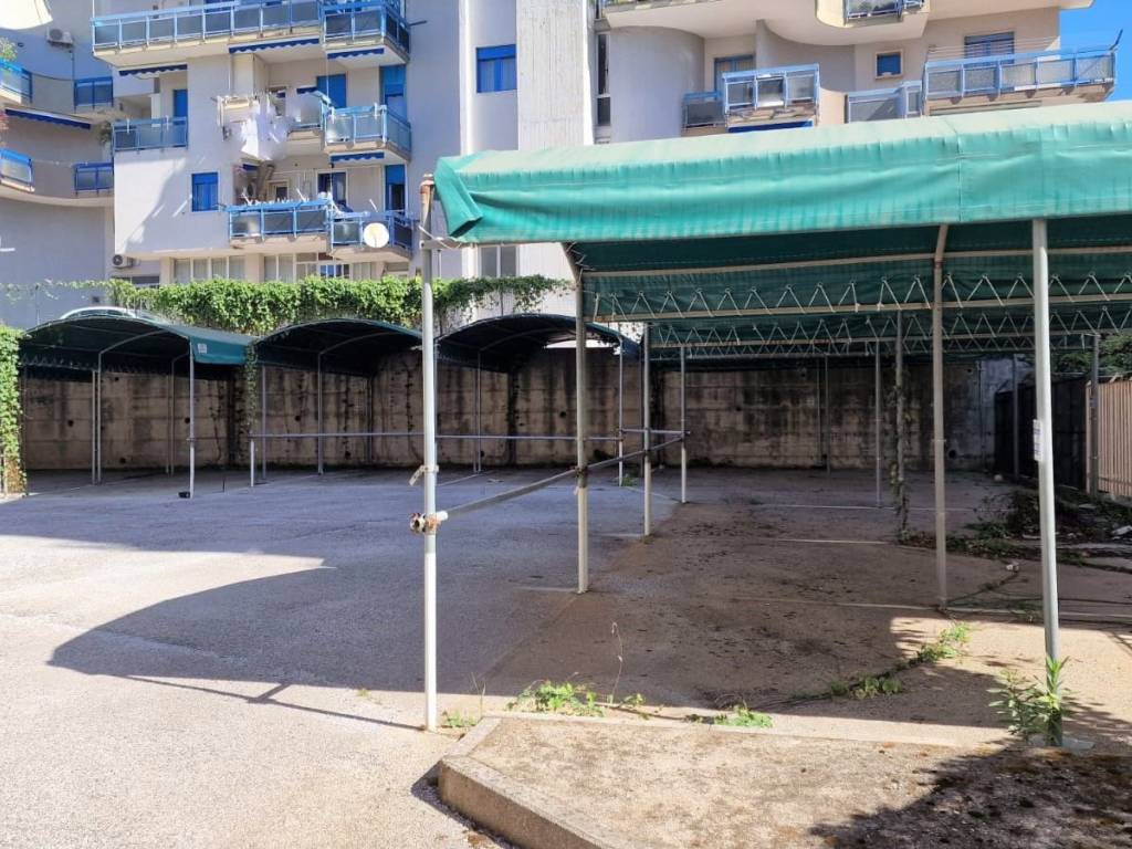 Box / garage a Salerno in Via Torrione - Foto 3