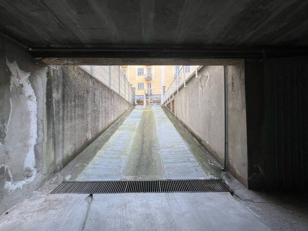 Box / garage a Vercelli in Via Francesco Petrarca, 7 - Foto 3