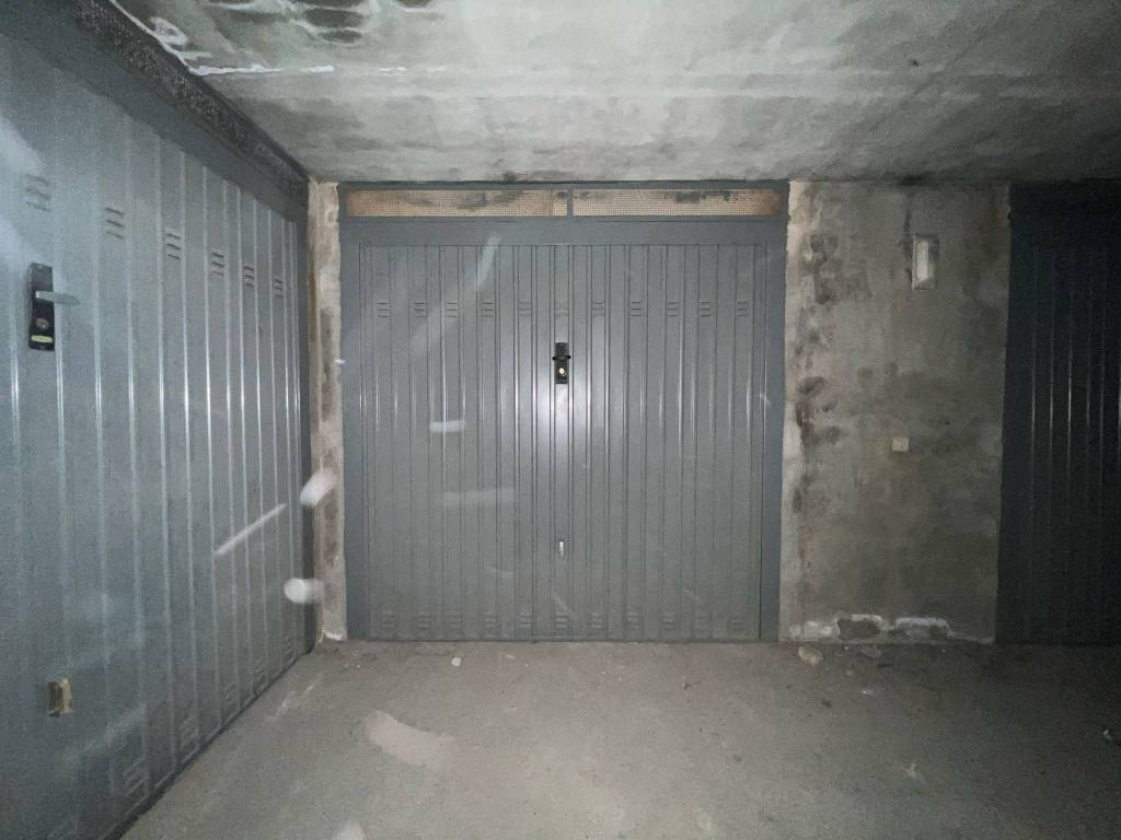 Box / garage a Vercelli in Via Francesco Petrarca, 7 - Foto 4