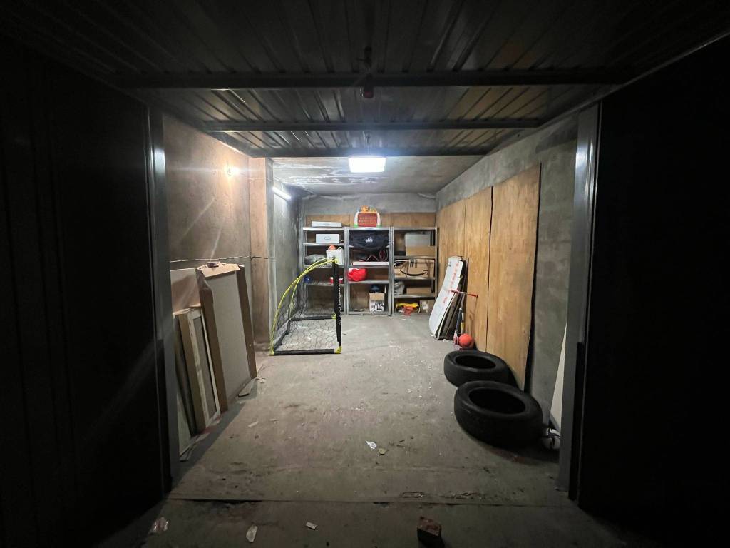 Box / garage a Vercelli in Via Francesco Petrarca, 7 - Foto 5
