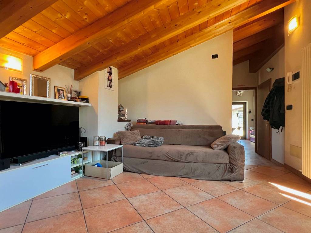 Appartamento a Sondrio in Via Giuseppe Romegialli - Foto 3