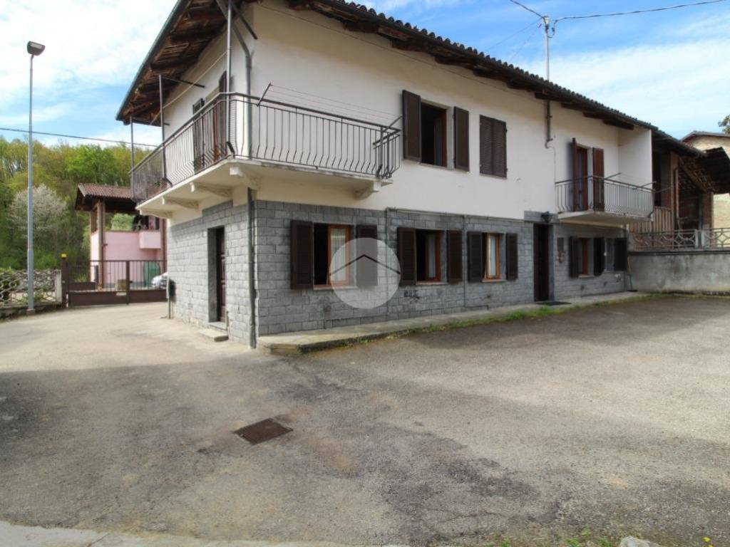 Casa indipendente a Monticello d'alba in Frazione S.Antonio, 41 - Foto 2