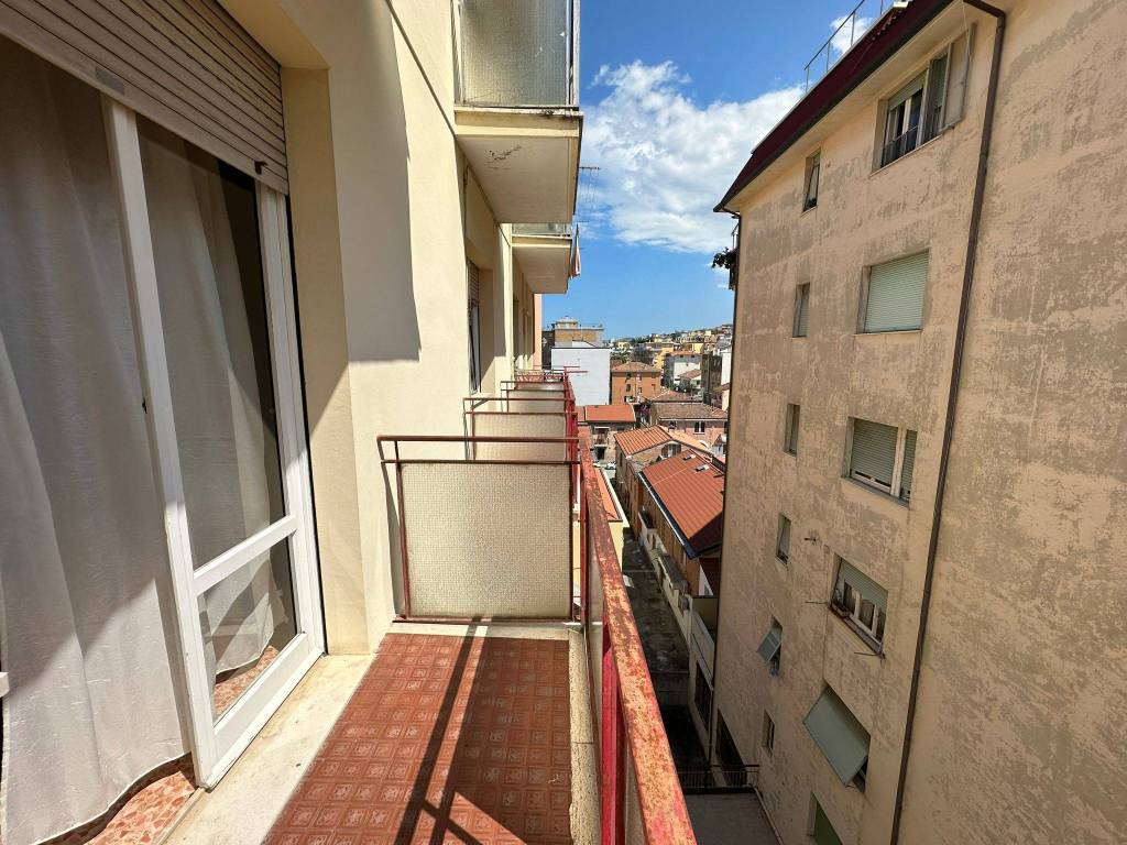 Appartamento a Falconara marittima in Via Nino Bixio, 18 - Foto 3