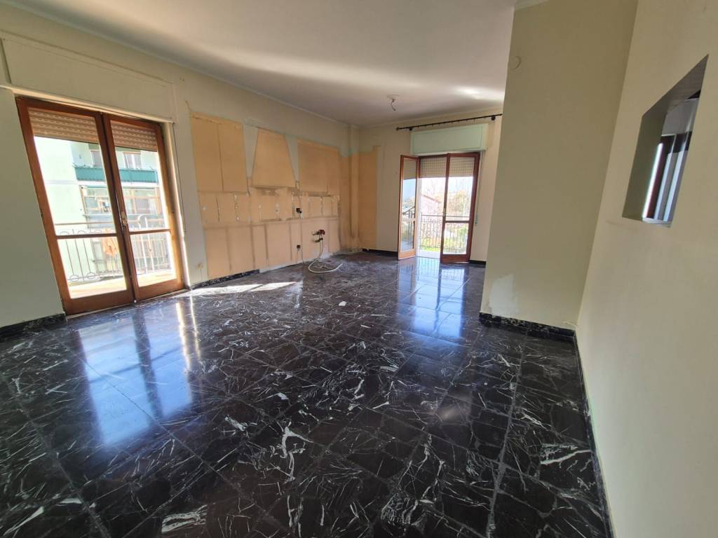Appartamento a Castellammare di stabia in Via Giuseppe Cosenza - Foto 4