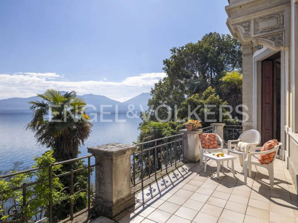 Villa a Oggebbio in Strada Martiri Oggebbiesi, 22 - Foto 2