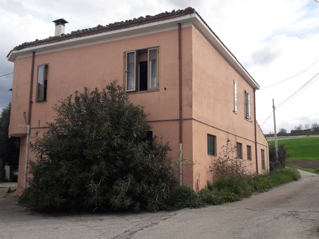 Casa indipendente a Alanno in Fraticelli - Foto 2