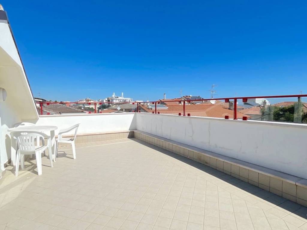 Appartamento a Alba adriatica in Via Emilia, 12 - Foto 2