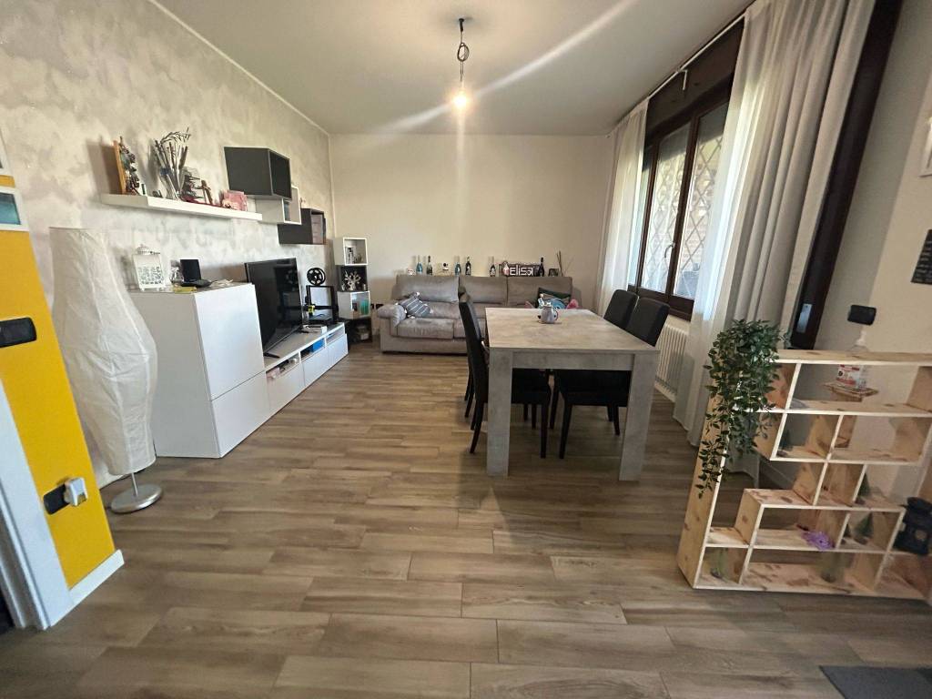 Appartamento a Brescello in Via Ugo Foscolo - Foto 2