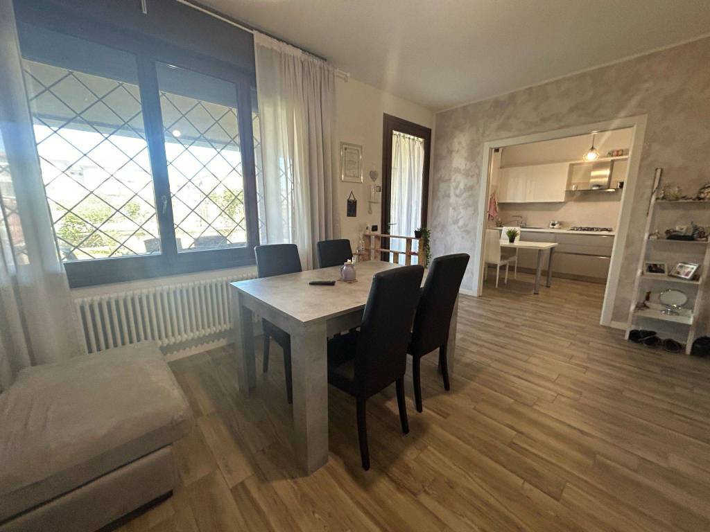 Appartamento a Brescello in Via Ugo Foscolo - Foto 4