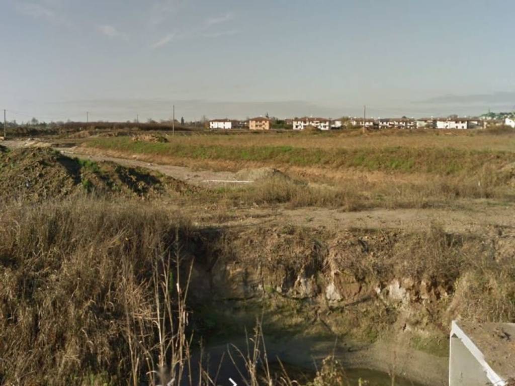 Terreno a Curtatone in Via Eugenio Dugoni, 24 - Foto 2