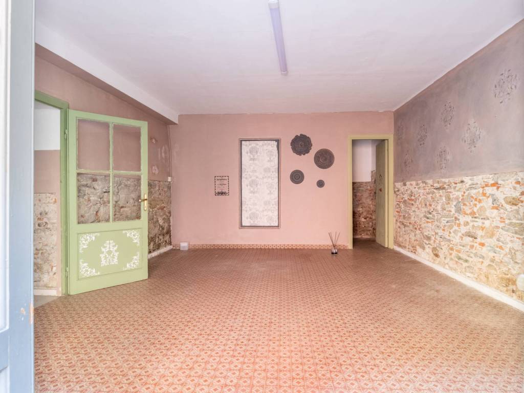 Immobile a San giuliano terme in Via Statale Abetone, 186 - Foto 2