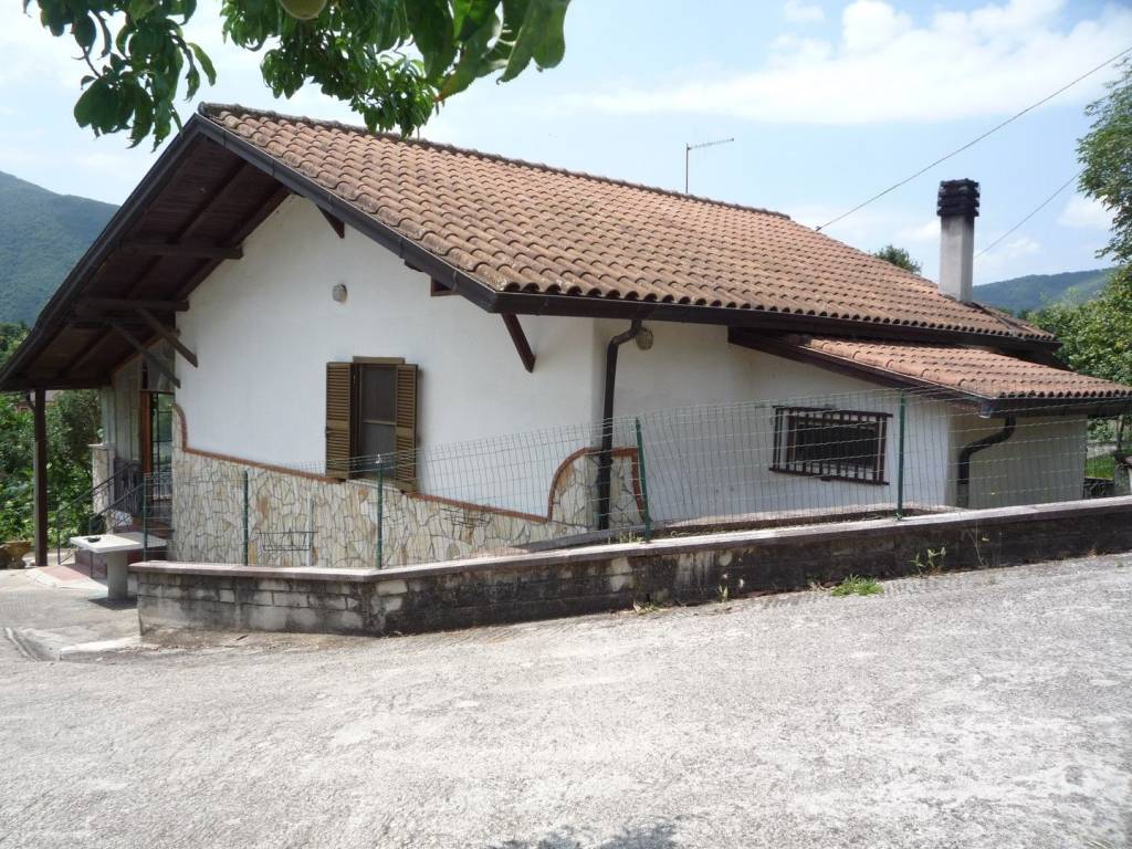 Villa a Ceccano in Via Celleta - Foto 2