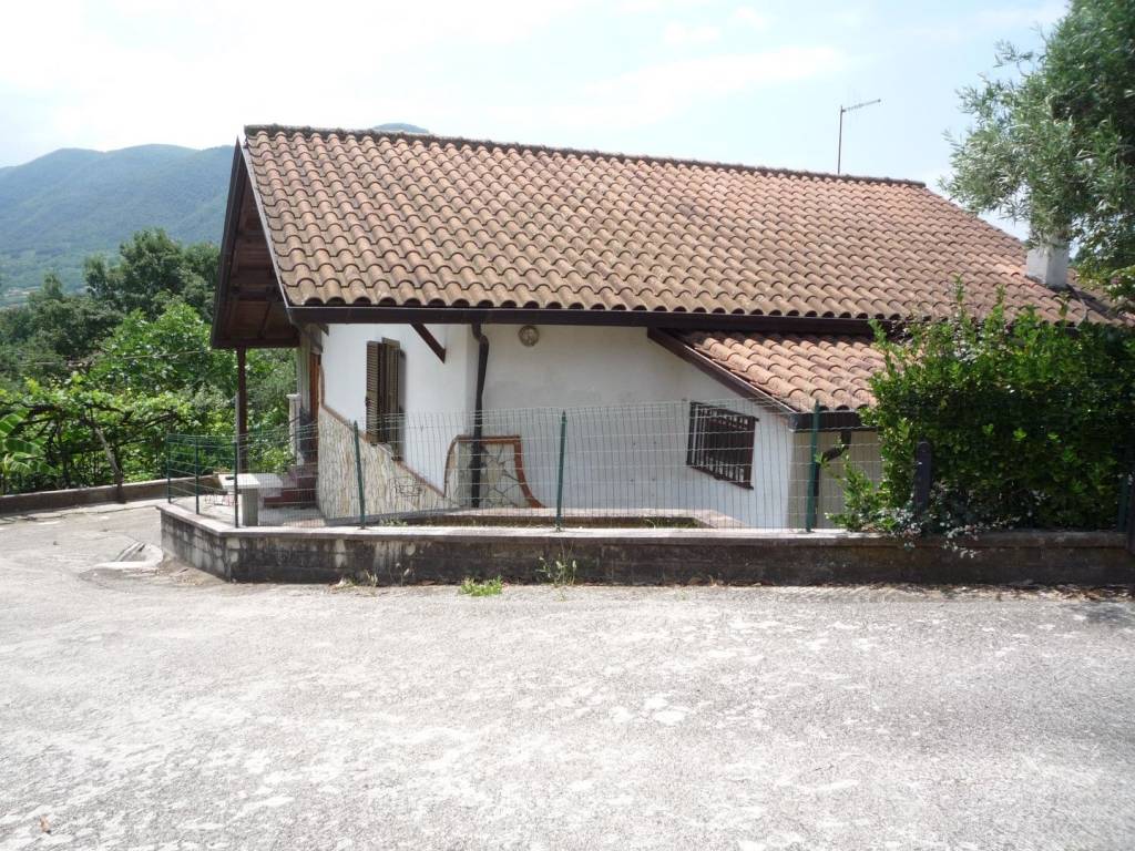 Villa a Ceccano in Via Celleta - Foto 3