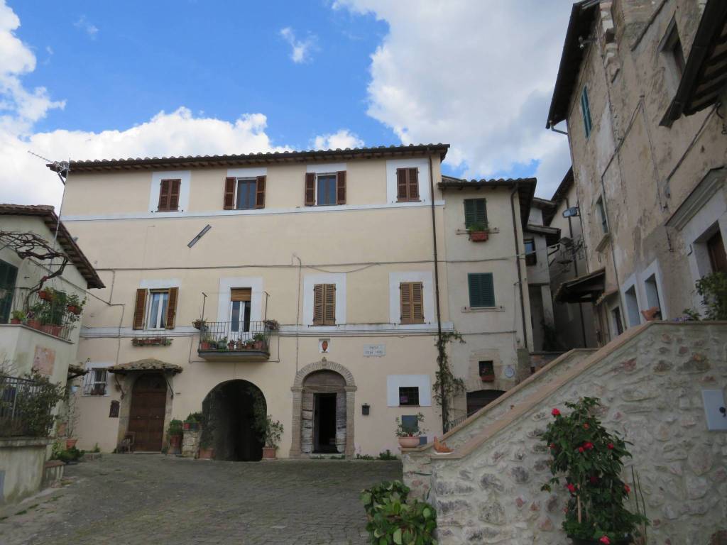 Appartamento a Stroncone in Piazza della Torre, 8 - Foto 3