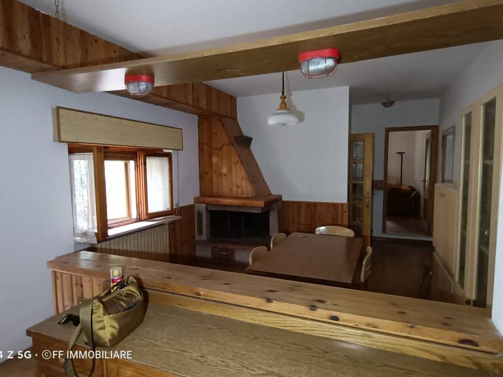 Casa indipendente a Serravalle di chienti in Via 1 Maggio - Foto 2