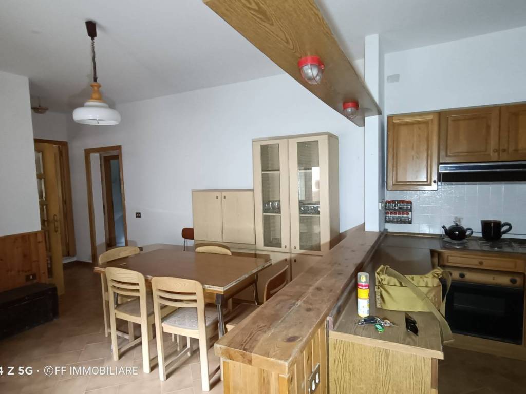 Casa indipendente a Serravalle di chienti in Via 1 Maggio - Foto 3