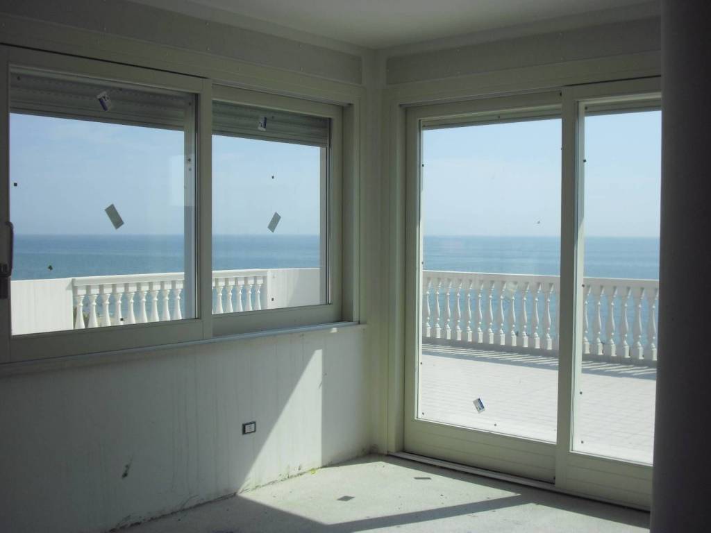 Appartamento a Alba adriatica in Viale Vittoria, 257 - Foto 2