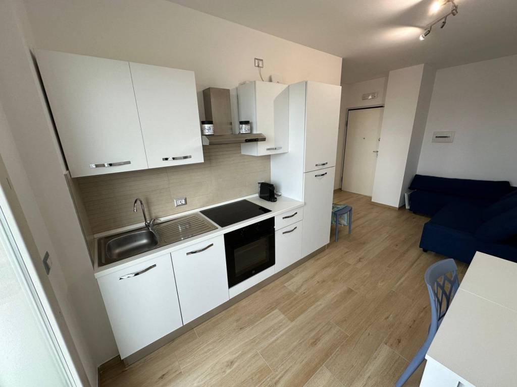 Appartamento a Alba adriatica in Viale della Vittoria, 257 - Foto 2