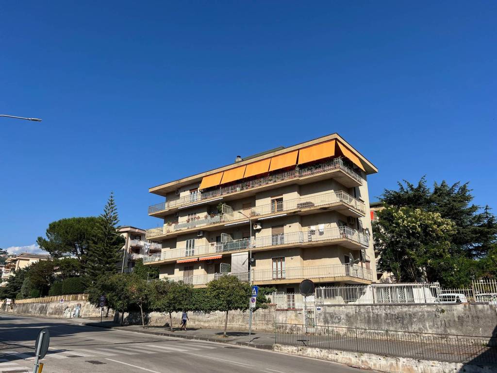 Appartamento a Salerno in Via Giovanni Plateario - Foto 3