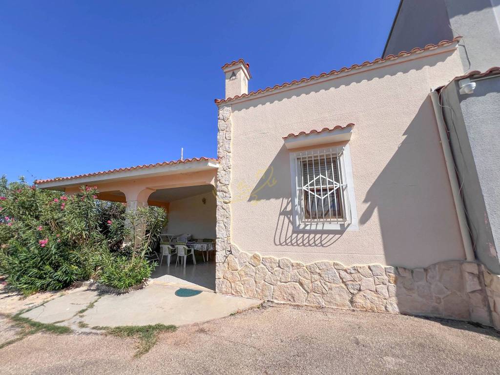 Villa a Carovigno in STRADA PROVINCIALE 37 - Foto 2