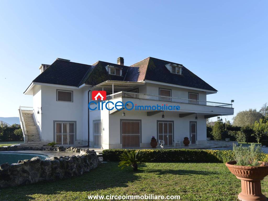 Villa a San felice circeo in Via Tommaso Tittoni, 41 - Foto 2
